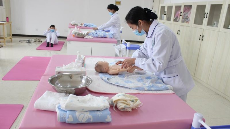 揭秘母婴护理师培训：费用构成与价值考量